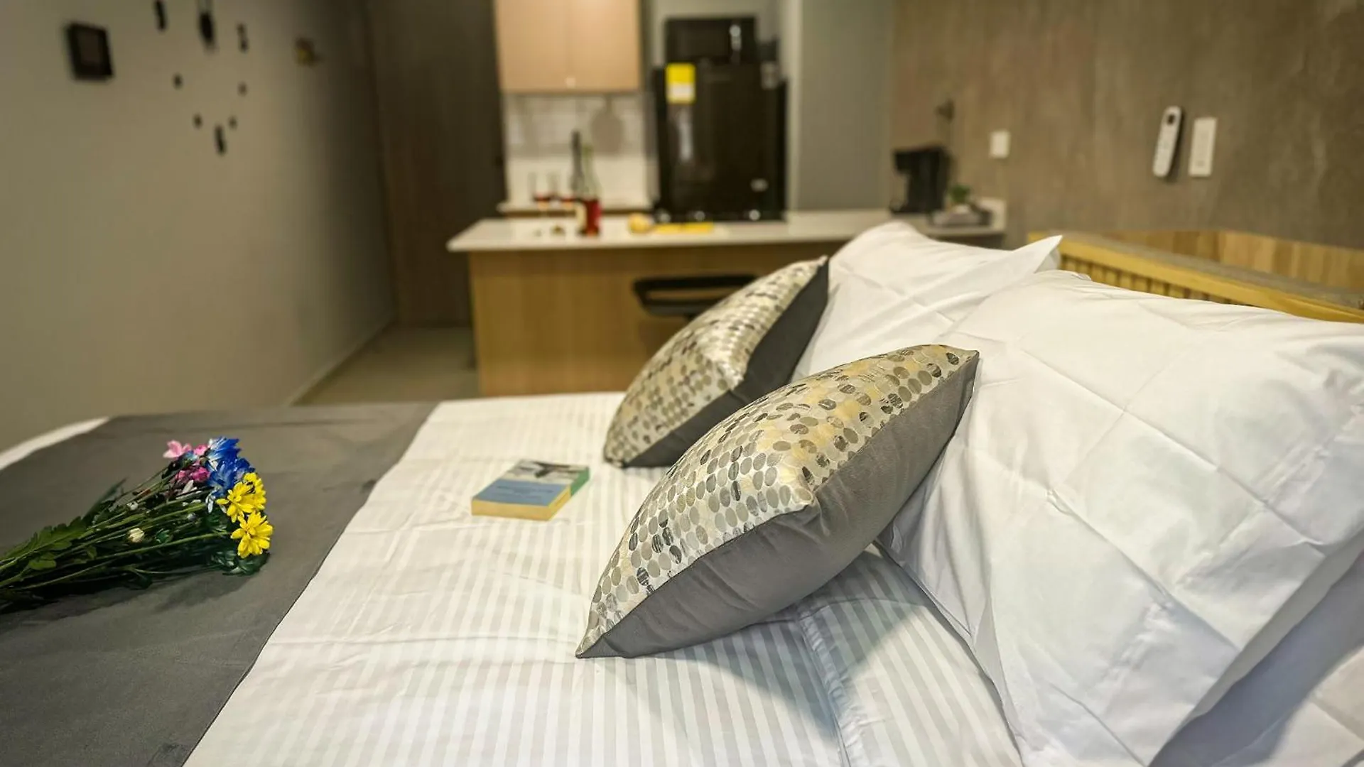 Apartamento Edificio Atalanta En El Corazon De Medellín Colombia