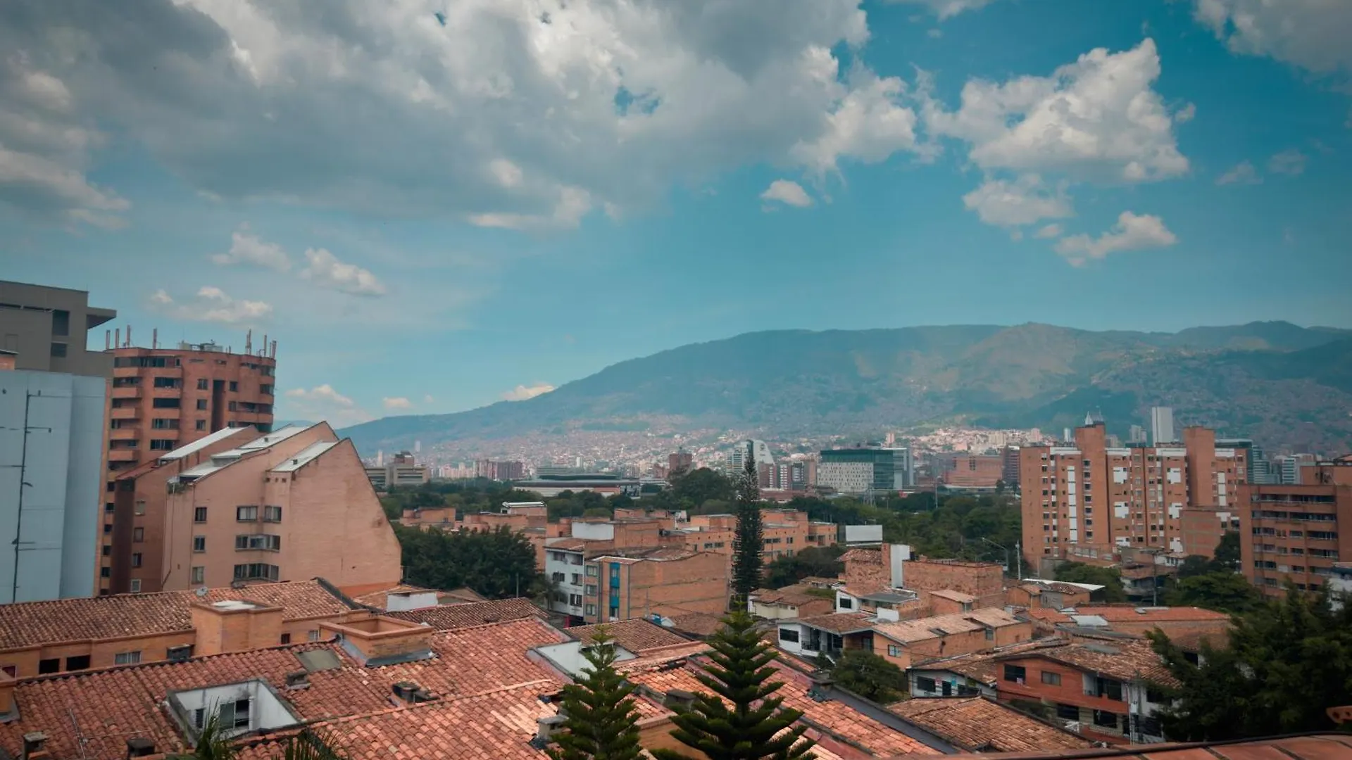 Apartamento Edificio Atalanta En El Corazon De Medellín Colombia