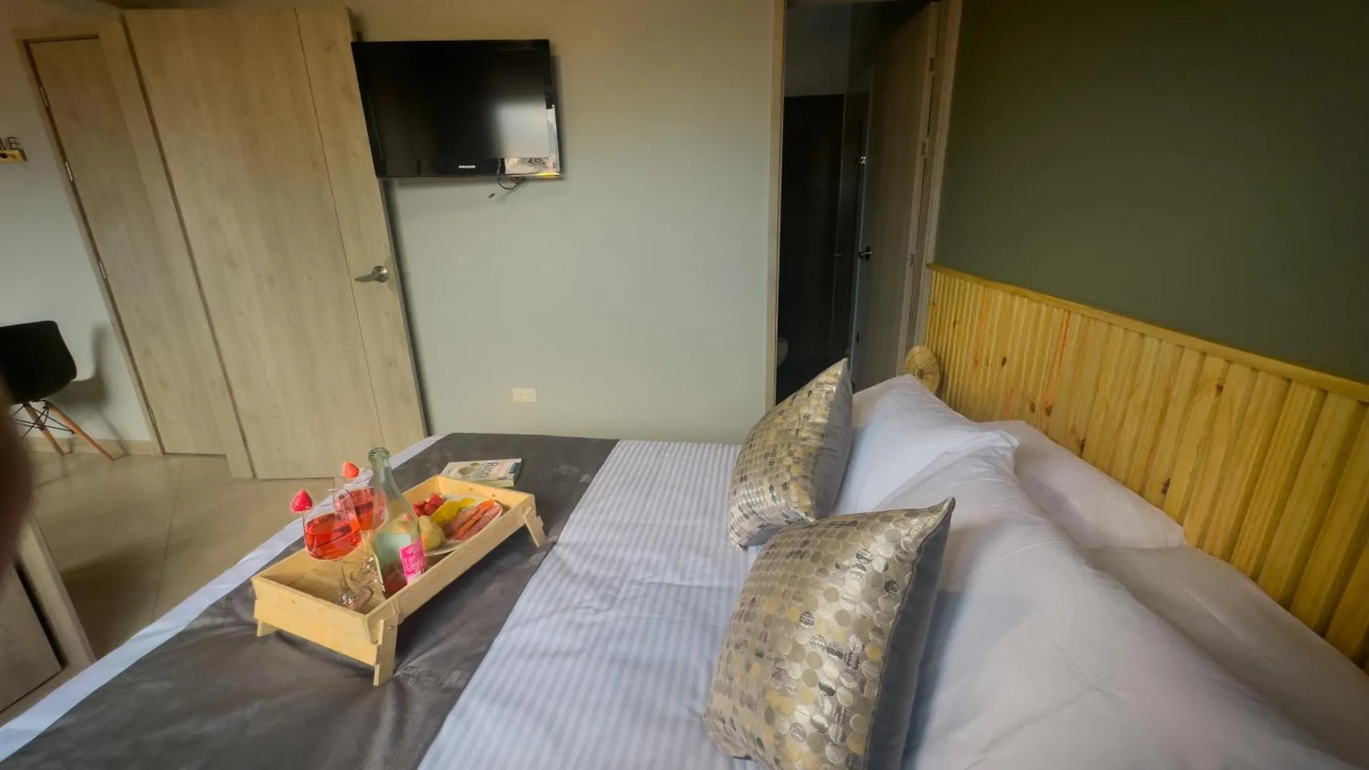 Apartamento Edificio Atalanta En El Corazon De Medellín