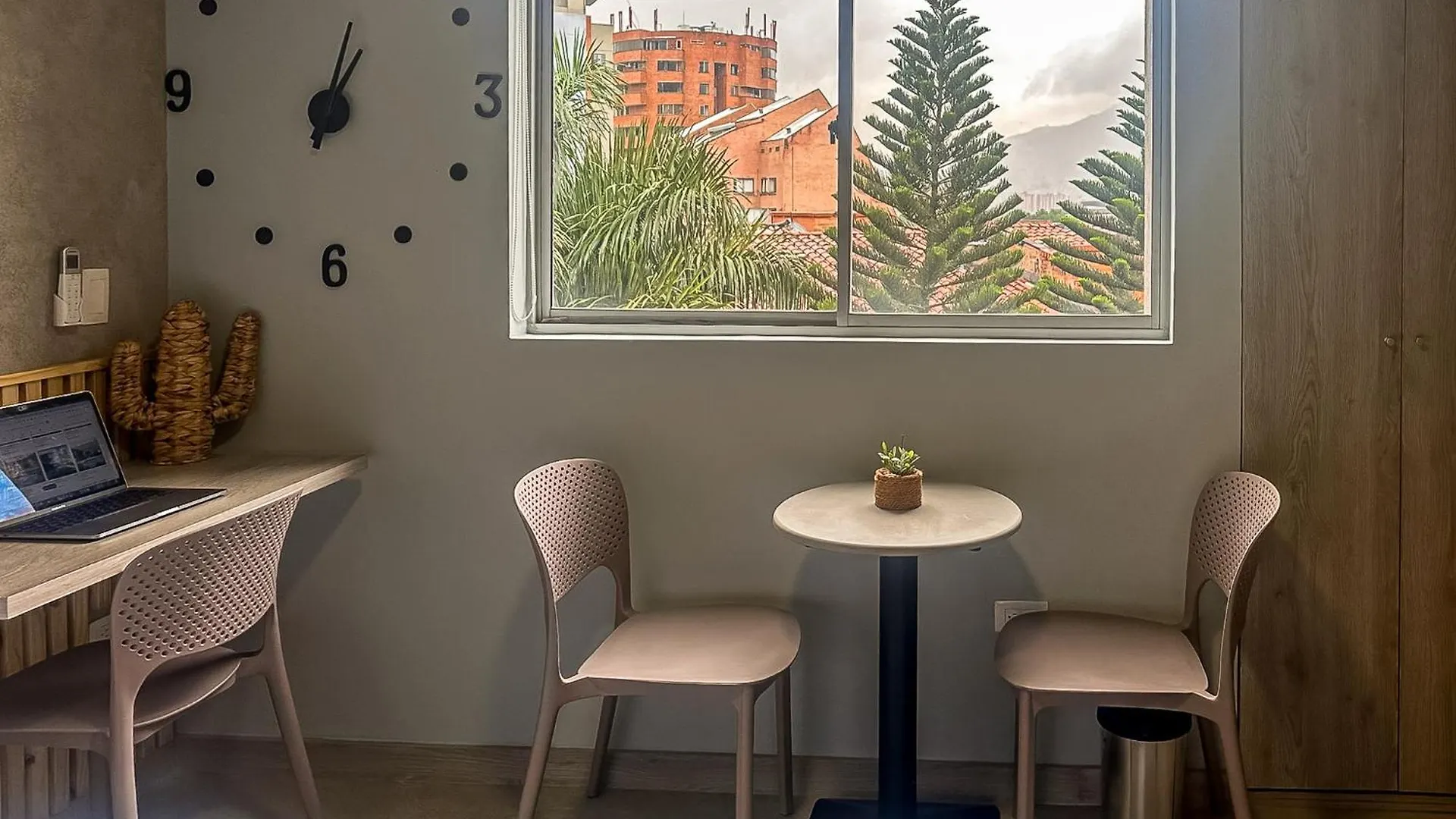 Apartamento Edificio Atalanta En El Corazon De Medellín