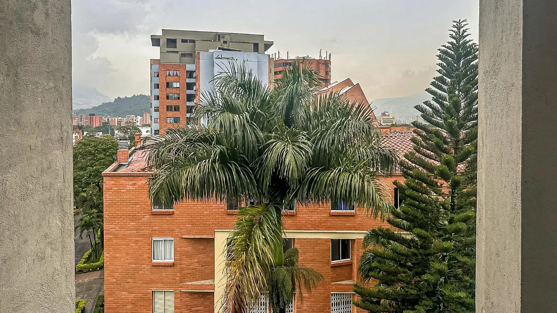 Apartamento Edificio Atalanta En El Corazon De Medellín Colombia