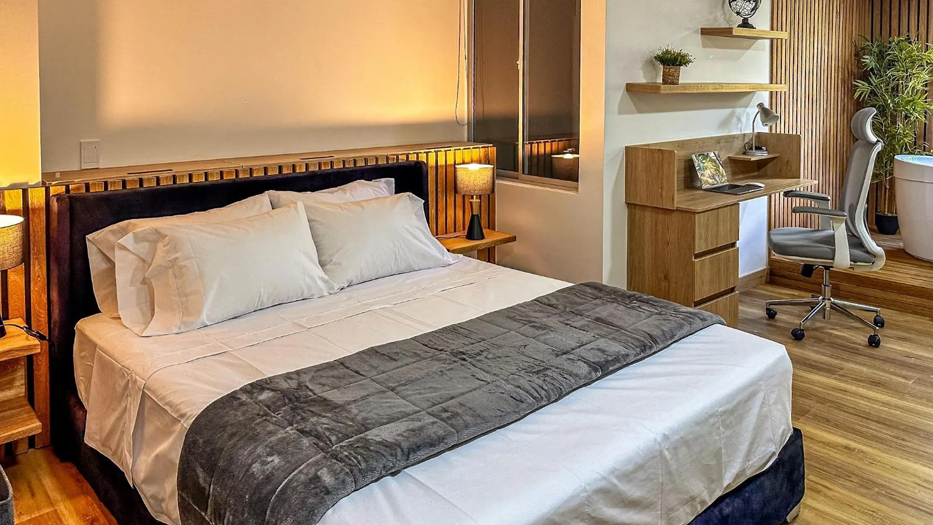 Apartamento Edificio Atalanta En El Corazon De Medellín Colombia