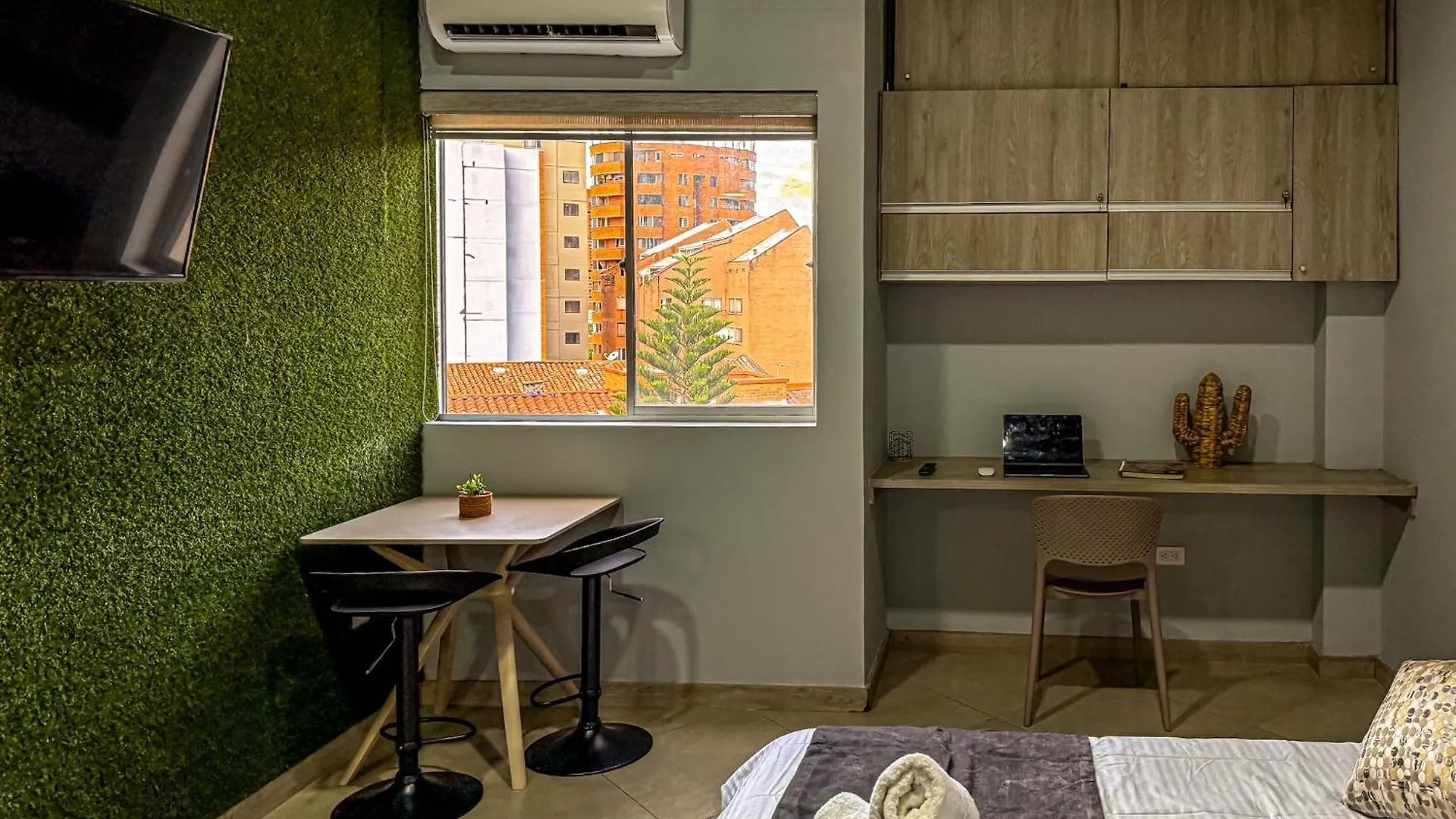 Apartamento Edificio Atalanta En El Corazon De Medellín
