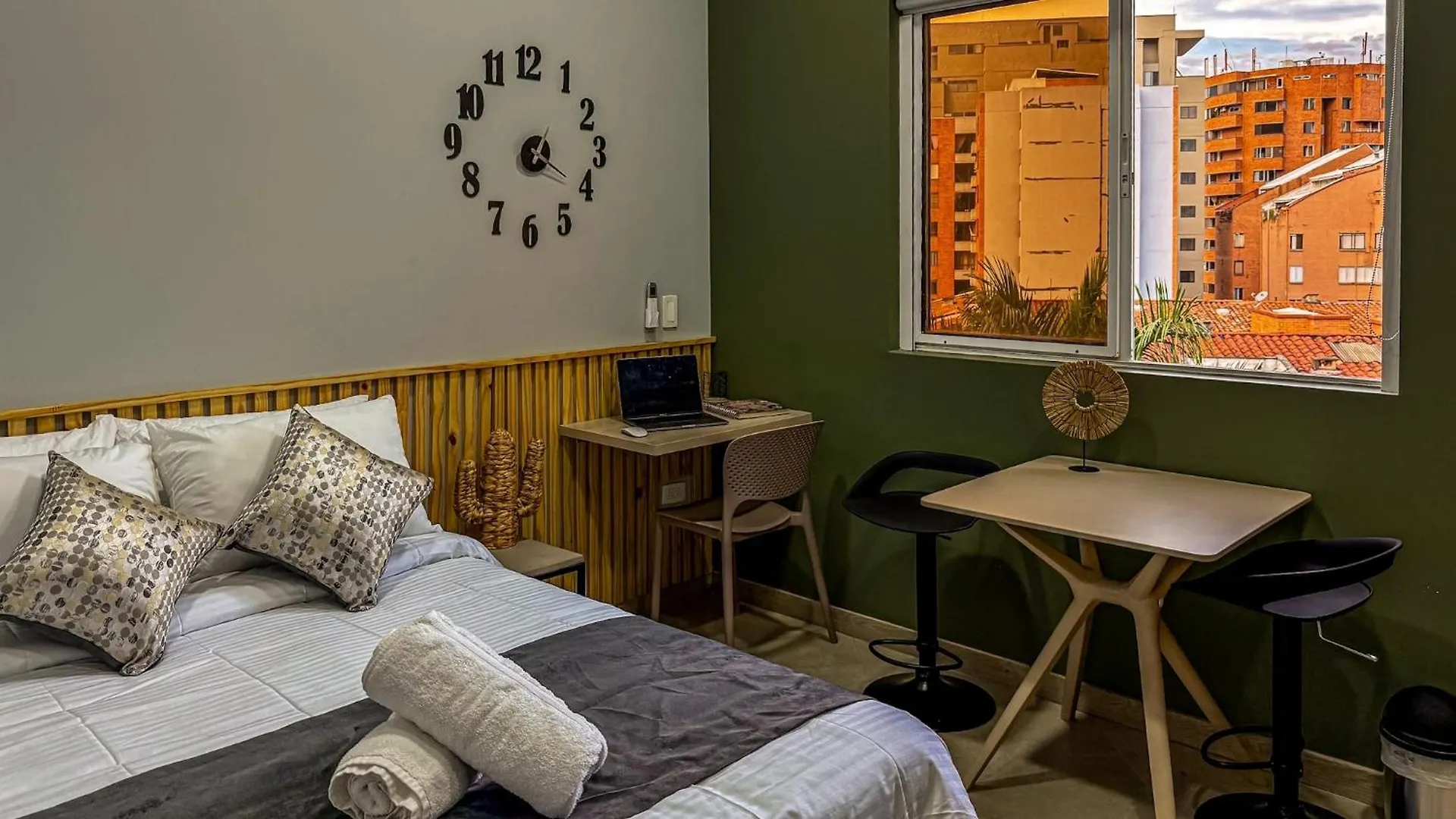 Ferienwohnung Edificio Atalanta En El Corazon De Medellín